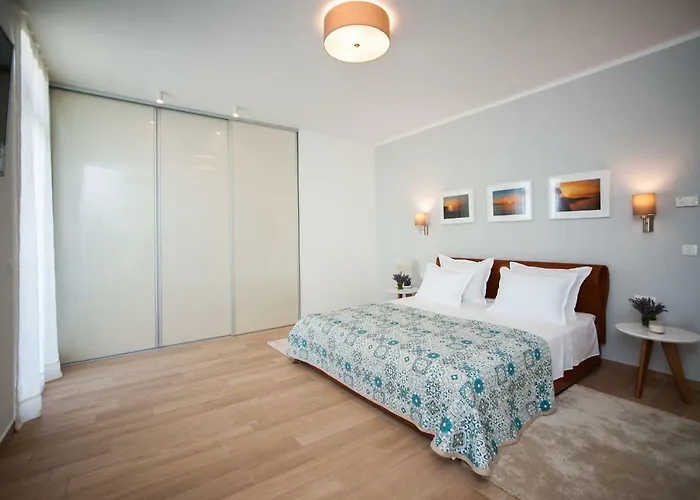 R&b Villa *