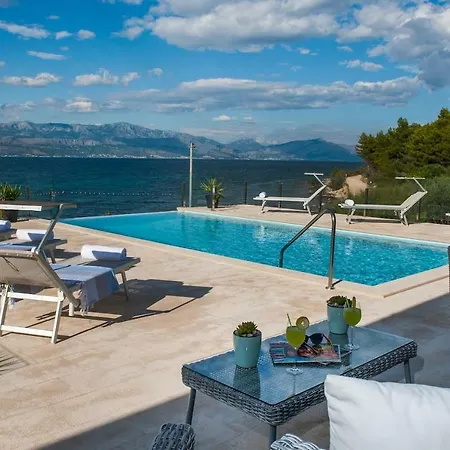 R&b Villa