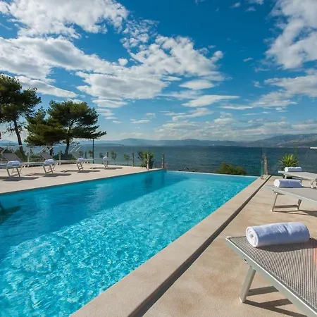 R&b Villa *