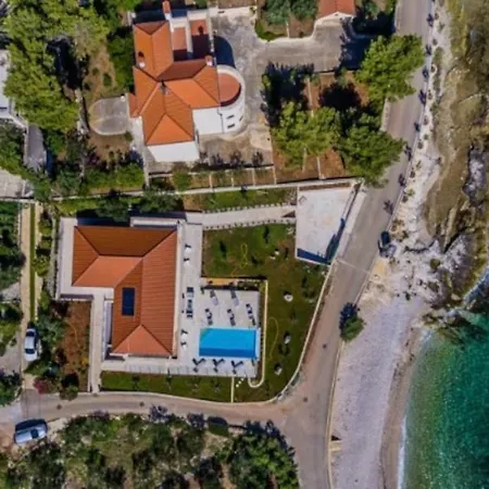 R&b Villa